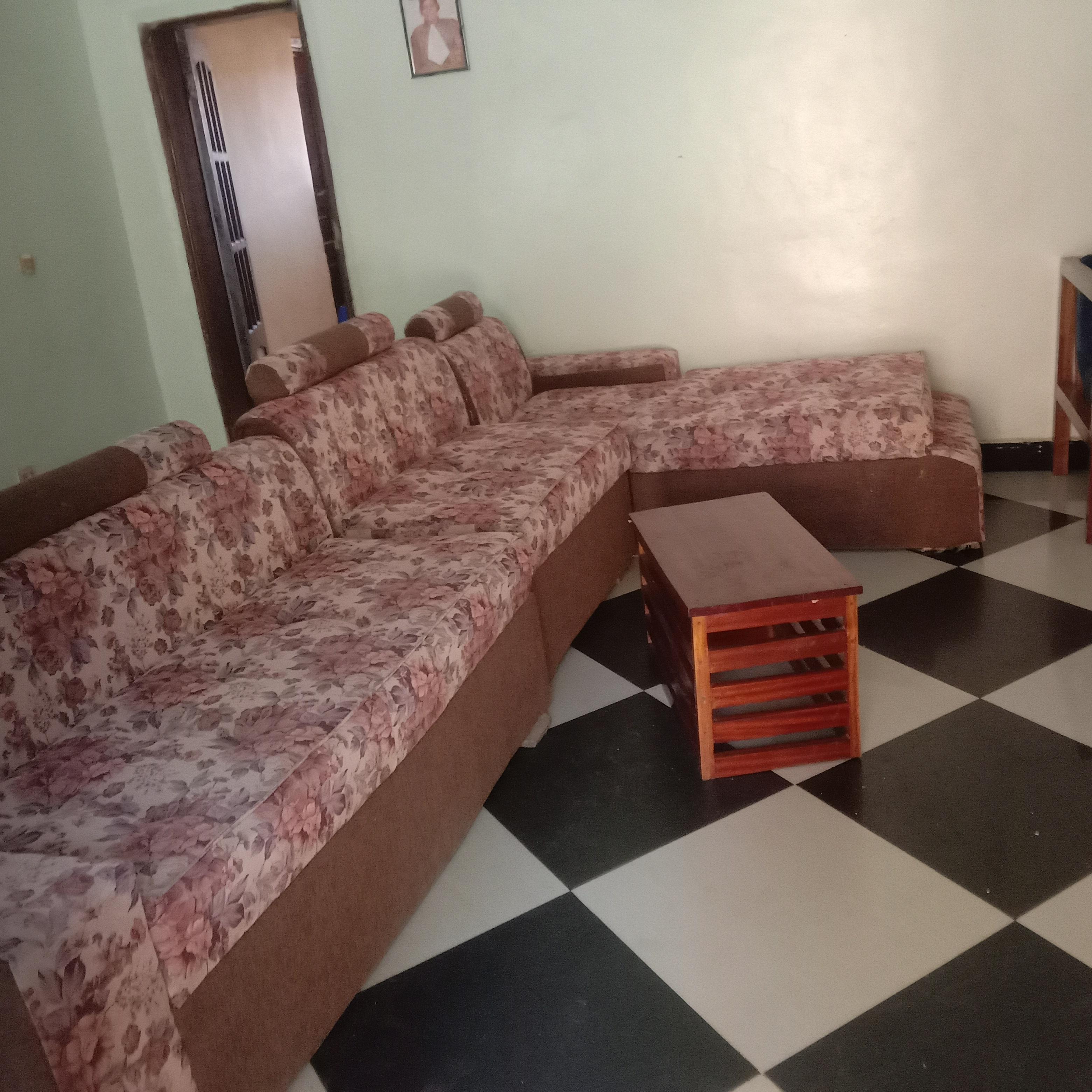 À LOUER : MAISON SPACIEUSE DE 5 CHAMBRES