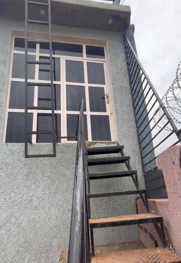 À LOUER : STUDIO MODERNE À KANYASI